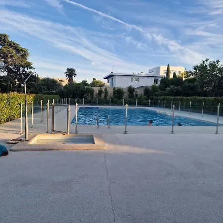 Le Velusine, Piscine, Tennis *